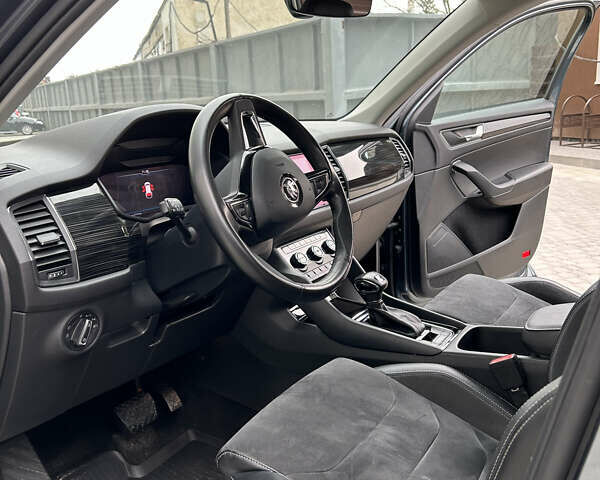 Серый Шкода Kodiaq, объемом двигателя 2 л и пробегом 122 тыс. км за 26499 $, фото 40 на Automoto.ua