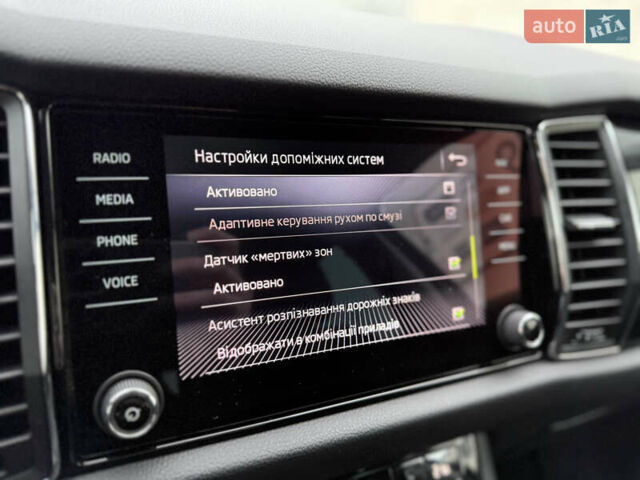 Сірий Шкода Kodiaq, об'ємом двигуна 2 л та пробігом 220 тис. км за 25750 $, фото 79 на Automoto.ua