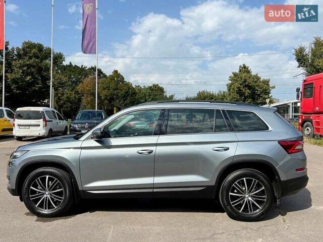 Серый Шкода Kodiaq, объемом двигателя 1.97 л и пробегом 149 тыс. км за 26400 $, фото 4 на Automoto.ua