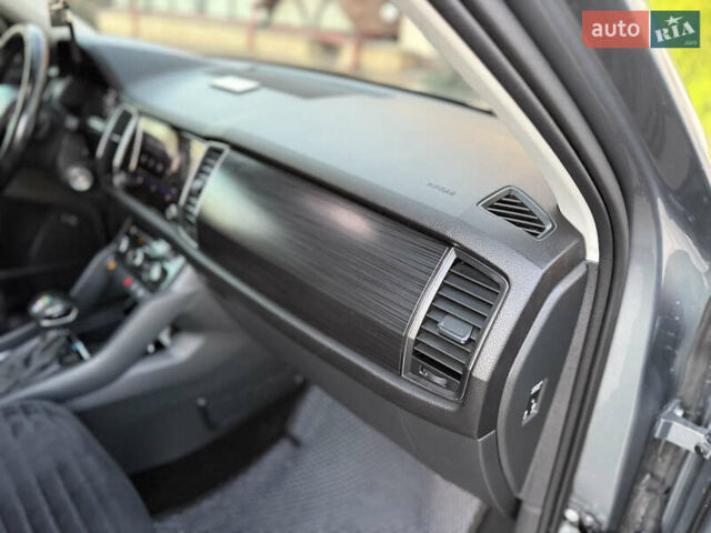 Сірий Шкода Kodiaq, об'ємом двигуна 2 л та пробігом 121 тис. км за 26450 $, фото 50 на Automoto.ua