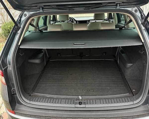 Серый Шкода Kodiaq, объемом двигателя 1.97 л и пробегом 214 тыс. км за 23999 $, фото 8 на Automoto.ua