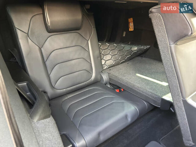 Серый Шкода Kodiaq, объемом двигателя 1.97 л и пробегом 248 тыс. км за 26999 $, фото 35 на Automoto.ua