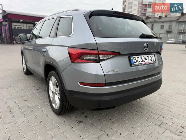 Серый Шкода Kodiaq, объемом двигателя 1.97 л и пробегом 225 тыс. км за 26800 $, фото 2 на Automoto.ua