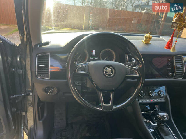 Серый Шкода Kodiaq, объемом двигателя 1.97 л и пробегом 250 тыс. км за 26500 $, фото 7 на Automoto.ua