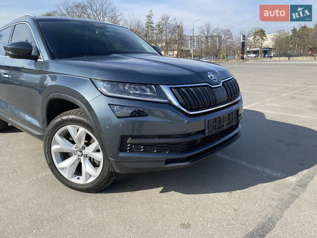 Серый Шкода Kodiaq, объемом двигателя 1.97 л и пробегом 180 тыс. км за 26000 $, фото 1 на Automoto.ua