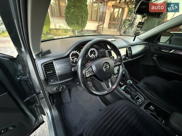 Серый Шкода Kodiaq, объемом двигателя 1.97 л и пробегом 121 тыс. км за 26450 $, фото 37 на Automoto.ua