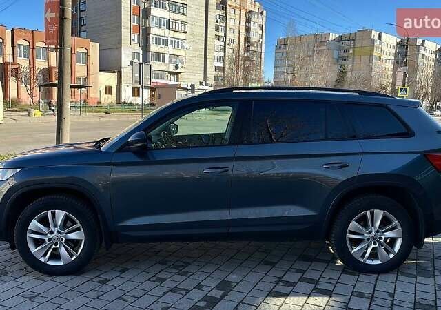 Серый Шкода Kodiaq, объемом двигателя 1.4 л и пробегом 192 тыс. км за 18499 $, фото 2 на Automoto.ua