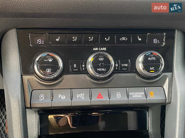 Сірий Шкода Kodiaq, об'ємом двигуна 1.97 л та пробігом 299 тис. км за 23400 $, фото 16 на Automoto.ua