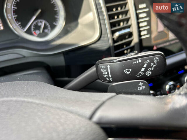 Серый Шкода Kodiaq, объемом двигателя 1.97 л и пробегом 248 тыс. км за 26999 $, фото 61 на Automoto.ua