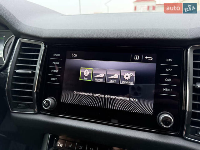 Сірий Шкода Kodiaq, об'ємом двигуна 2 л та пробігом 220 тис. км за 25750 $, фото 101 на Automoto.ua