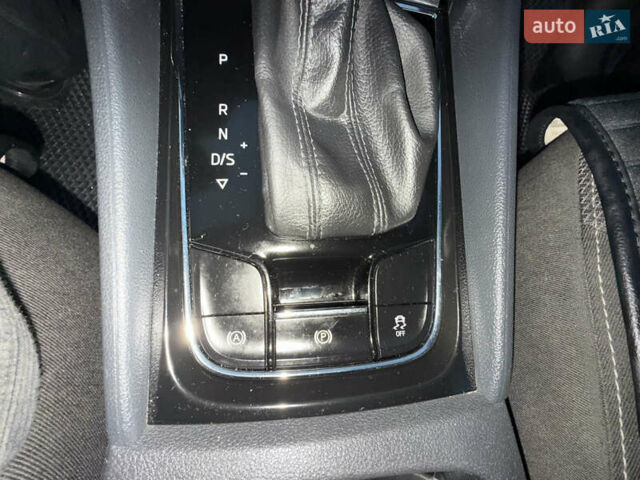 Сірий Шкода Kodiaq, об'ємом двигуна 2 л та пробігом 121 тис. км за 26450 $, фото 59 на Automoto.ua