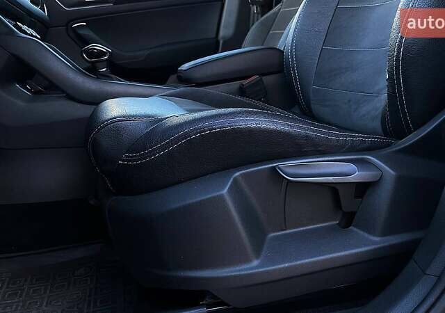 Серый Шкода Kodiaq, объемом двигателя 1.4 л и пробегом 192 тыс. км за 18499 $, фото 15 на Automoto.ua