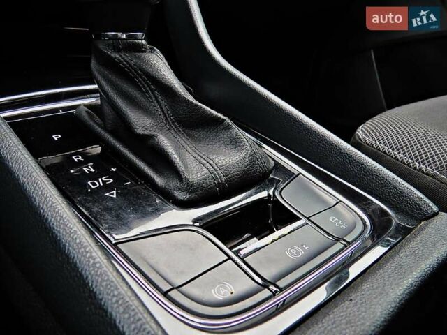 Сірий Шкода Kodiaq, об'ємом двигуна 1.97 л та пробігом 171 тис. км за 24900 $, фото 10 на Automoto.ua