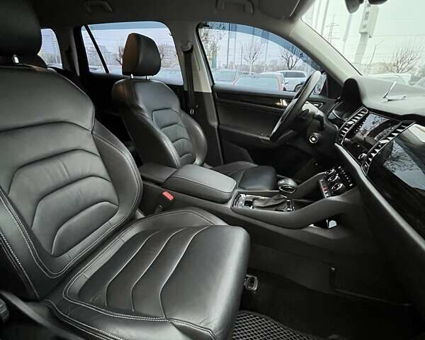 Серый Шкода Kodiaq, объемом двигателя 1.98 л и пробегом 86 тыс. км за 26910 $, фото 14 на Automoto.ua