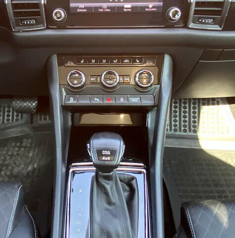 Серый Шкода Kodiaq, объемом двигателя 1.97 л и пробегом 248 тыс. км за 22950 $, фото 12 на Automoto.ua