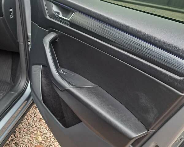 Серый Шкода Kodiaq, объемом двигателя 1.98 л и пробегом 230 тыс. км за 21000 $, фото 12 на Automoto.ua