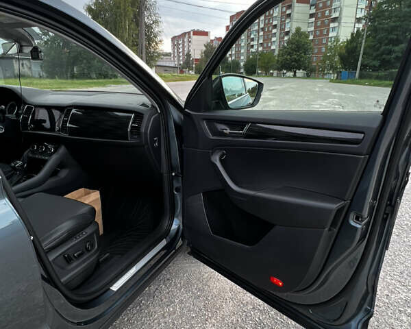 Серый Шкода Kodiaq, объемом двигателя 1.97 л и пробегом 190 тыс. км за 28500 $, фото 11 на Automoto.ua