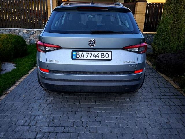 Сірий Шкода Kodiaq, об'ємом двигуна 2 л та пробігом 180 тис. км за 21850 $, фото 1 на Automoto.ua
