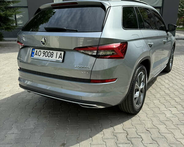 Сірий Шкода Kodiaq, об'ємом двигуна 1.97 л та пробігом 198 тис. км за 28880 $, фото 4 на Automoto.ua