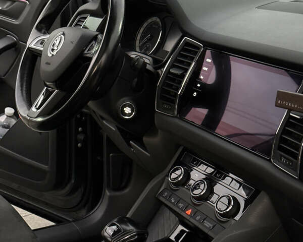 Серый Шкода Kodiaq, объемом двигателя 1.97 л и пробегом 227 тыс. км за 28500 $, фото 29 на Automoto.ua