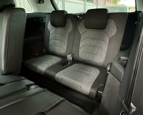 Серый Шкода Kodiaq, объемом двигателя 1.97 л и пробегом 190 тыс. км за 28500 $, фото 17 на Automoto.ua