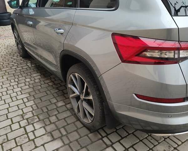 Серый Шкода Kodiaq, объемом двигателя 1.97 л и пробегом 243 тыс. км за 28700 $, фото 5 на Automoto.ua