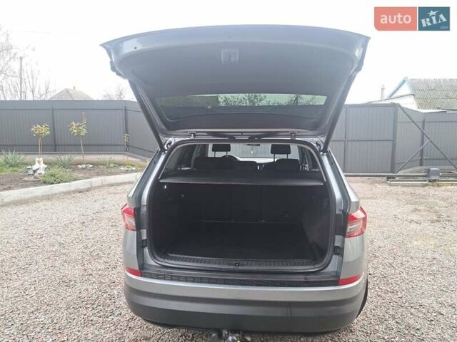 Серый Шкода Kodiaq, объемом двигателя 1.98 л и пробегом 230 тыс. км за 21000 $, фото 10 на Automoto.ua
