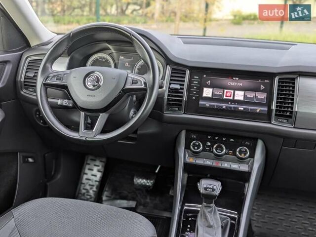 Сірий Шкода Kodiaq, об'ємом двигуна 2 л та пробігом 220 тис. км за 23999 $, фото 26 на Automoto.ua