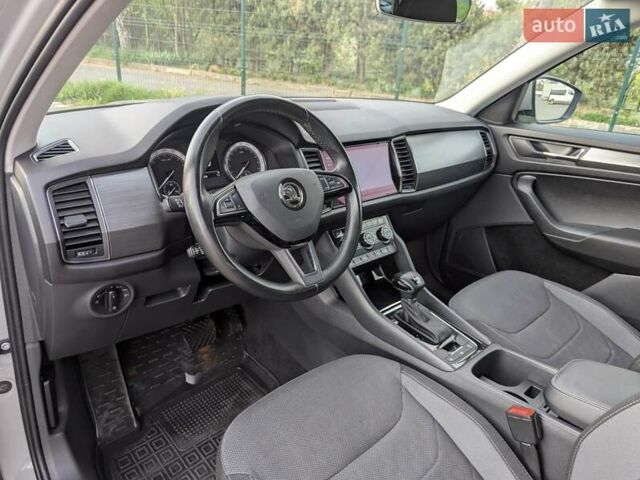 Серый Шкода Kodiaq, объемом двигателя 2 л и пробегом 220 тыс. км за 23999 $, фото 22 на Automoto.ua