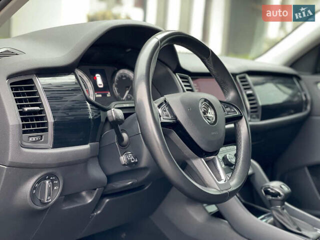 Сірий Шкода Kodiaq, об'ємом двигуна 1.97 л та пробігом 229 тис. км за 26999 $, фото 58 на Automoto.ua
