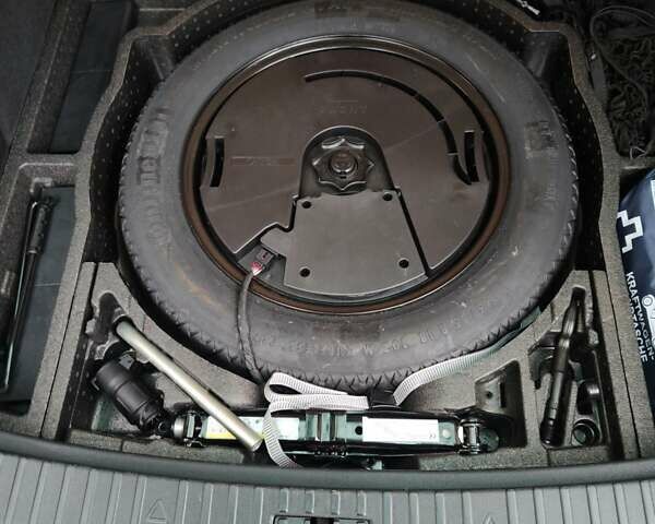 Серый Шкода Kodiaq, объемом двигателя 1.97 л и пробегом 243 тыс. км за 28700 $, фото 30 на Automoto.ua