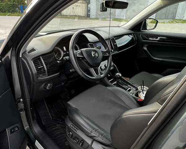Серый Шкода Kodiaq, объемом двигателя 1.97 л и пробегом 190 тыс. км за 28500 $, фото 9 на Automoto.ua