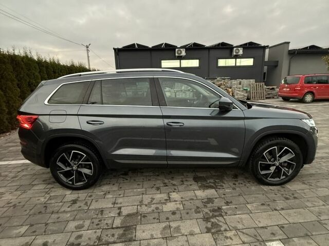 Серый Шкода Kodiaq, объемом двигателя 2 л и пробегом 227 тыс. км за 27800 $, фото 2 на Automoto.ua