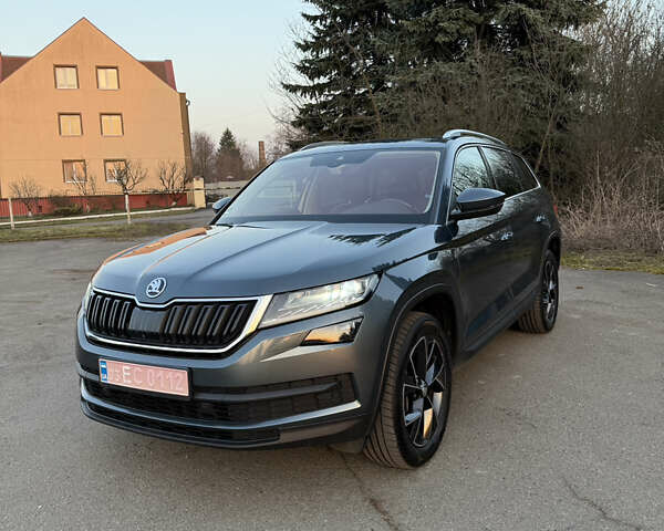 Серый Шкода Kodiaq, объемом двигателя 1.97 л и пробегом 210 тыс. км за 28700 $, фото 2 на Automoto.ua