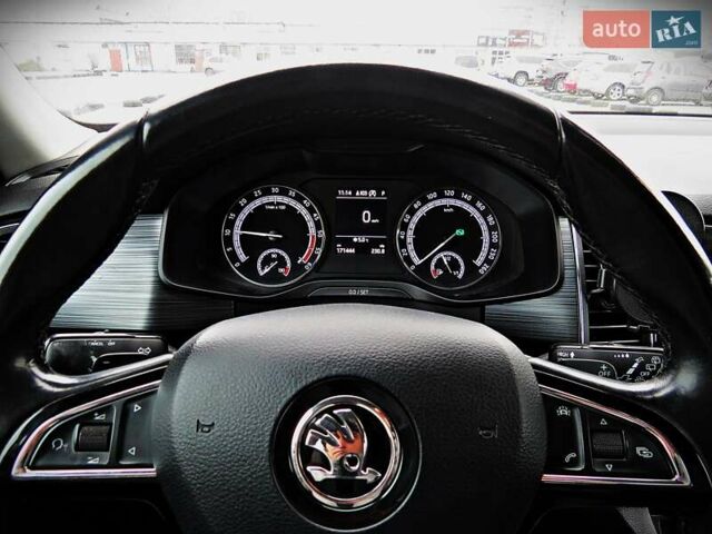 Сірий Шкода Kodiaq, об'ємом двигуна 1.97 л та пробігом 171 тис. км за 24900 $, фото 7 на Automoto.ua