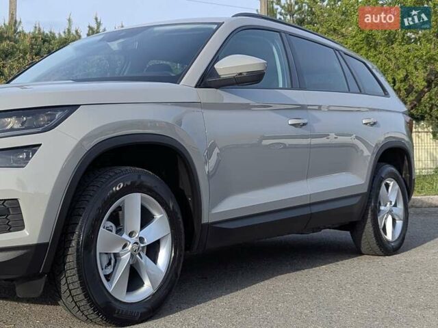 Серый Шкода Kodiaq, объемом двигателя 2 л и пробегом 220 тыс. км за 23999 $, фото 6 на Automoto.ua