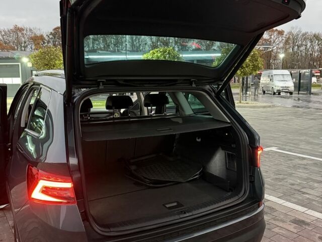 Серый Шкода Kodiaq, объемом двигателя 2 л и пробегом 227 тыс. км за 27800 $, фото 7 на Automoto.ua