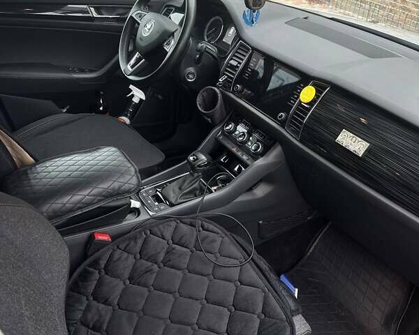 Серый Шкода Kodiaq, объемом двигателя 1.98 л и пробегом 38 тыс. км за 29999 $, фото 10 на Automoto.ua