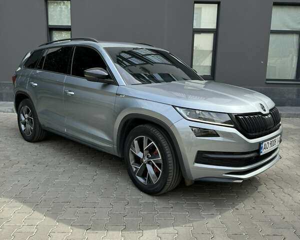 Сірий Шкода Kodiaq, об'ємом двигуна 1.97 л та пробігом 198 тис. км за 28880 $, фото 5 на Automoto.ua