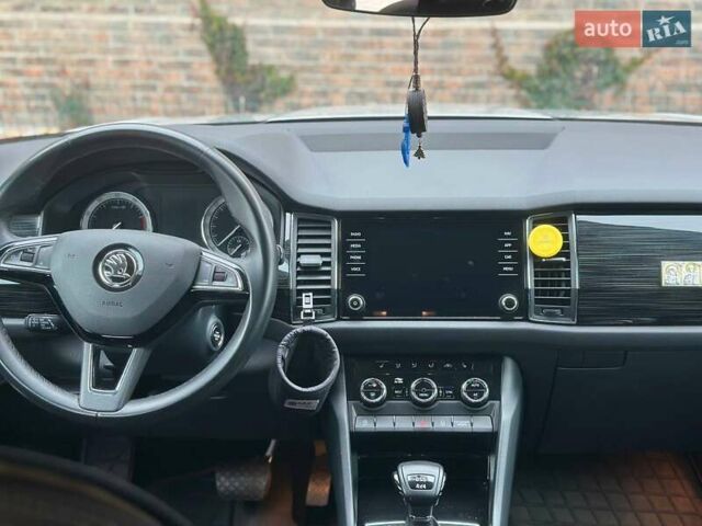 Серый Шкода Kodiaq, объемом двигателя 1.98 л и пробегом 38 тыс. км за 29999 $, фото 20 на Automoto.ua