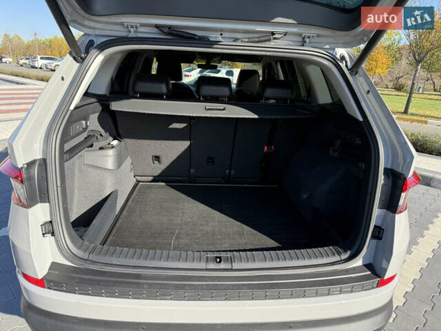 Серый Шкода Kodiaq, объемом двигателя 1.97 л и пробегом 215 тыс. км за 29700 $, фото 25 на Automoto.ua