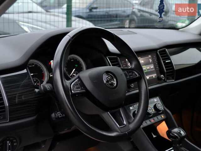 Серый Шкода Kodiaq, объемом двигателя 1.97 л и пробегом 209 тыс. км за 24955 $, фото 22 на Automoto.ua