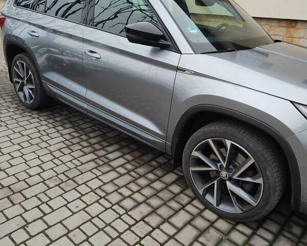 Серый Шкода Kodiaq, объемом двигателя 1.97 л и пробегом 243 тыс. км за 28700 $, фото 3 на Automoto.ua