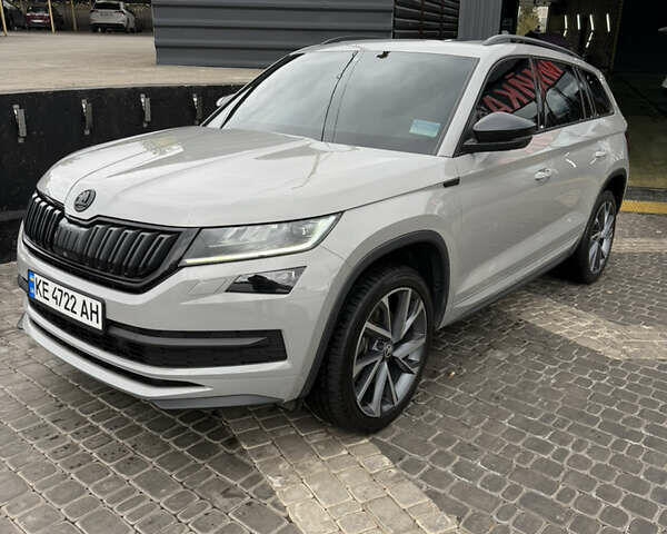 Серый Шкода Kodiaq, объемом двигателя 1.97 л и пробегом 194 тыс. км за 33000 $, фото 1 на Automoto.ua