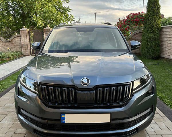 Серый Шкода Kodiaq, объемом двигателя 2 л и пробегом 53 тыс. км за 33800 $, фото 1 на Automoto.ua