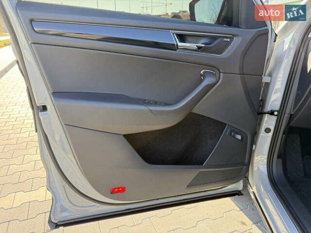 Серый Шкода Kodiaq, объемом двигателя 1.97 л и пробегом 215 тыс. км за 29700 $, фото 10 на Automoto.ua