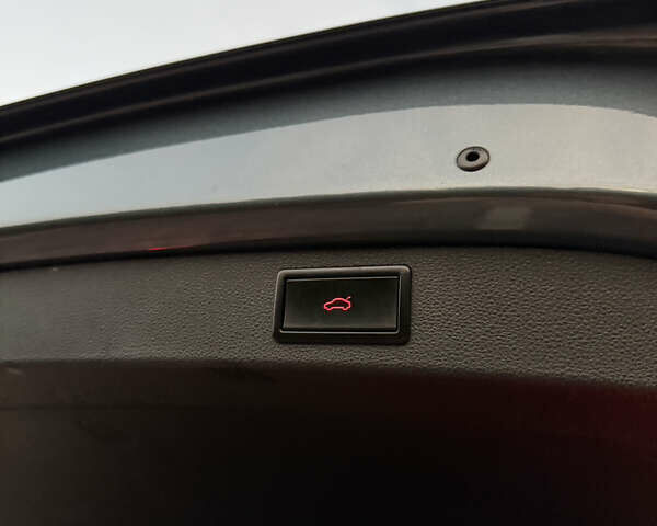 Серый Шкода Kodiaq, объемом двигателя 1.97 л и пробегом 227 тыс. км за 28500 $, фото 18 на Automoto.ua