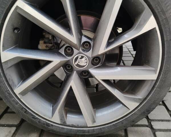 Серый Шкода Kodiaq, объемом двигателя 1.97 л и пробегом 243 тыс. км за 28700 $, фото 32 на Automoto.ua