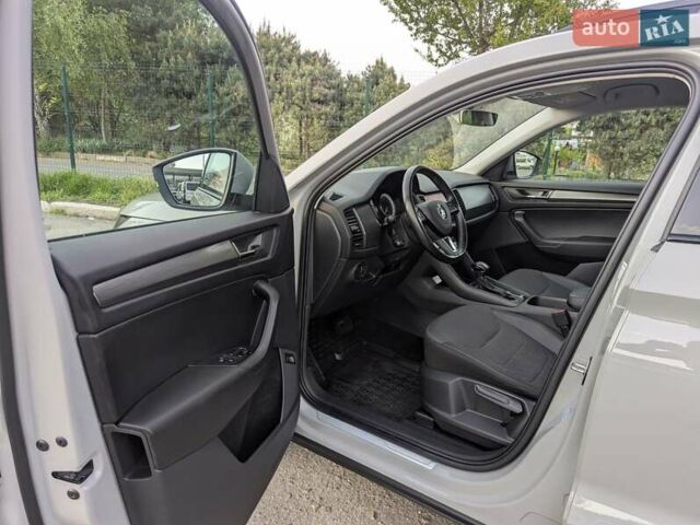 Сірий Шкода Kodiaq, об'ємом двигуна 2 л та пробігом 220 тис. км за 23999 $, фото 20 на Automoto.ua