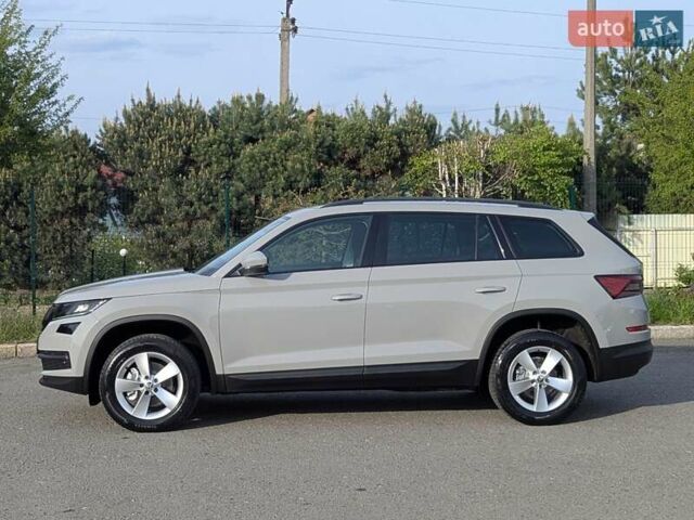 Сірий Шкода Kodiaq, об'ємом двигуна 2 л та пробігом 220 тис. км за 23999 $, фото 7 на Automoto.ua